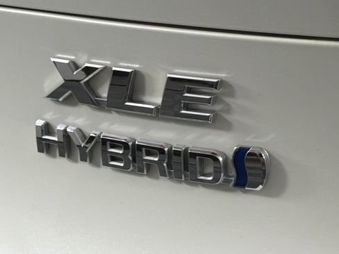 Used 2021 Toyota Venza XLE w/ Softex Package AWD/4WD image 29