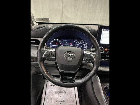Used 2021 Toyota Highlander Limited image 10