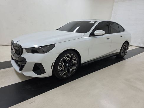 Used 2026 BMW 530i w/ M Sport Package RWD image 1