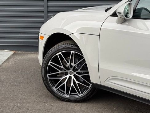 New 2026 Porsche Macan AWD/4WD image 12