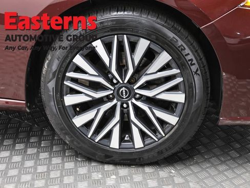 Used 2024 Nissan Altima 2.5 SV FWD image 31