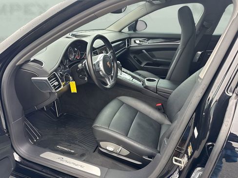 Used 2014 Porsche Panamera 4 image 9