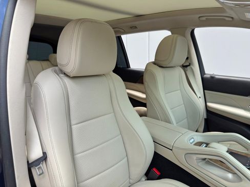Used 2022 Mercedes-Benz GLS 450 4MATIC image 42