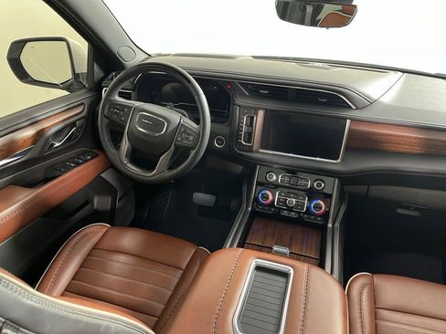 Used 2024 GMC Yukon Denali Ultimate AWD/4WD image 5