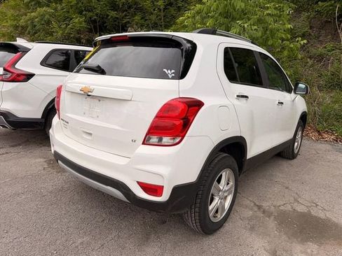 Used 2020 Chevrolet Trax LT w/ LT Convenience Package AWD/4WD image 4
