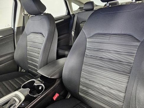 Used 2016 Ford Fusion SE FWD image 22
