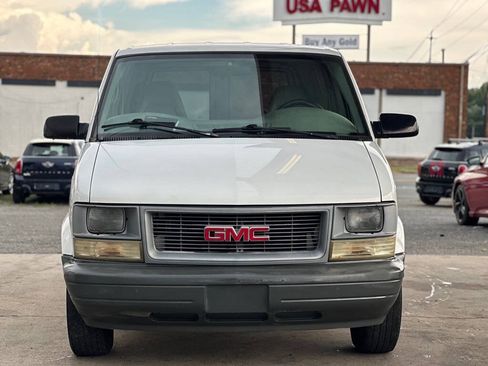 Used 2005 GMC Safari w/ Convenience Package RWD image 3