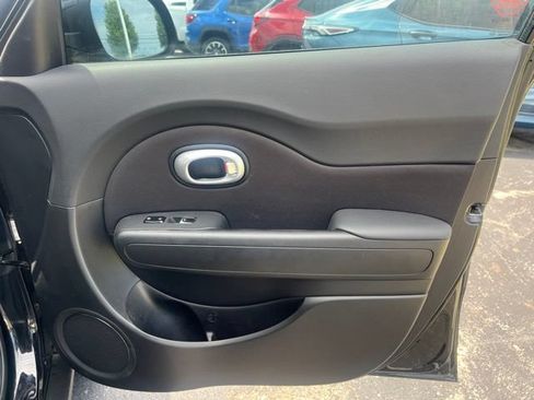 Used 2019 Kia Soul w/ Convenience Package FWD image 10