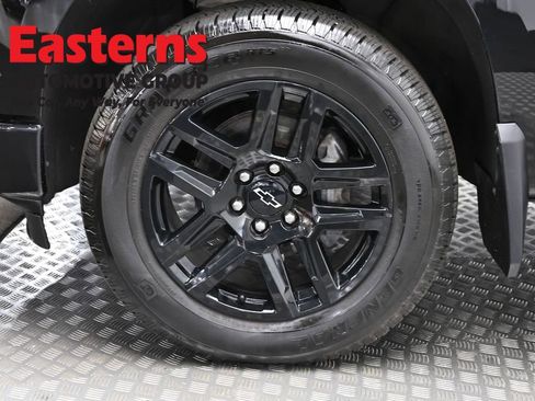 Used 2024 Chevrolet Silverado 1500 Custom AWD/4WD image 32