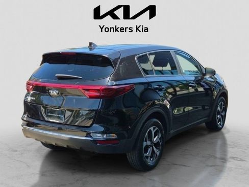 Used 2021 Kia Sportage LX AWD/4WD image 6