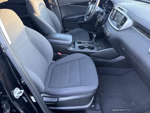 Used 2018 Kia Sorento LX image 13