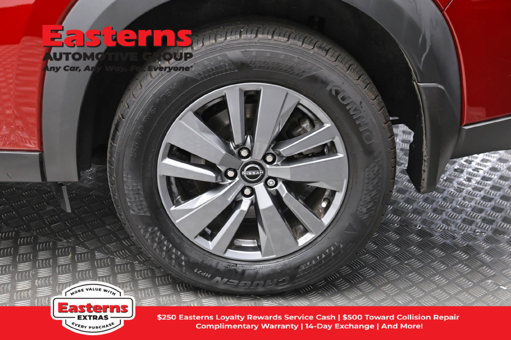 Used 2024 Nissan Pathfinder SV AWD/4WD image 9