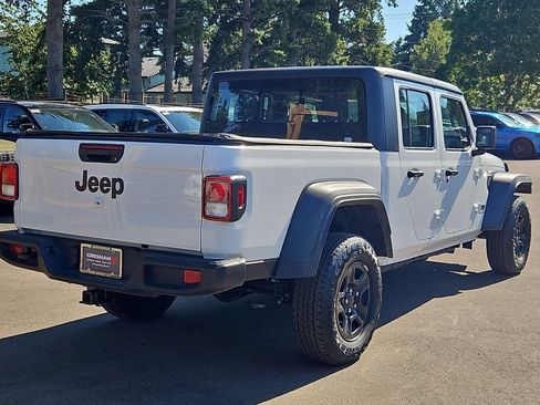 Used 2024 Jeep Gladiator Sport AWD/4WD image 7
