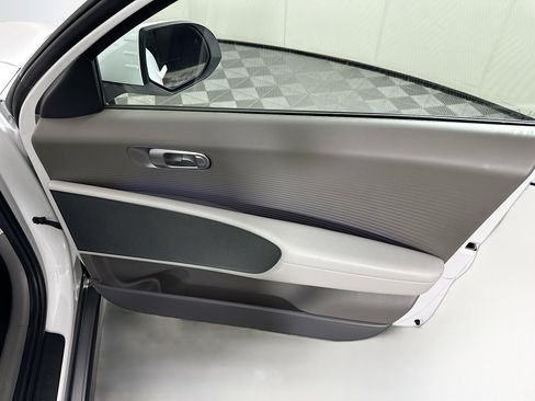 Used 2024 Hyundai Ioniq 6 Limited RWD image 31