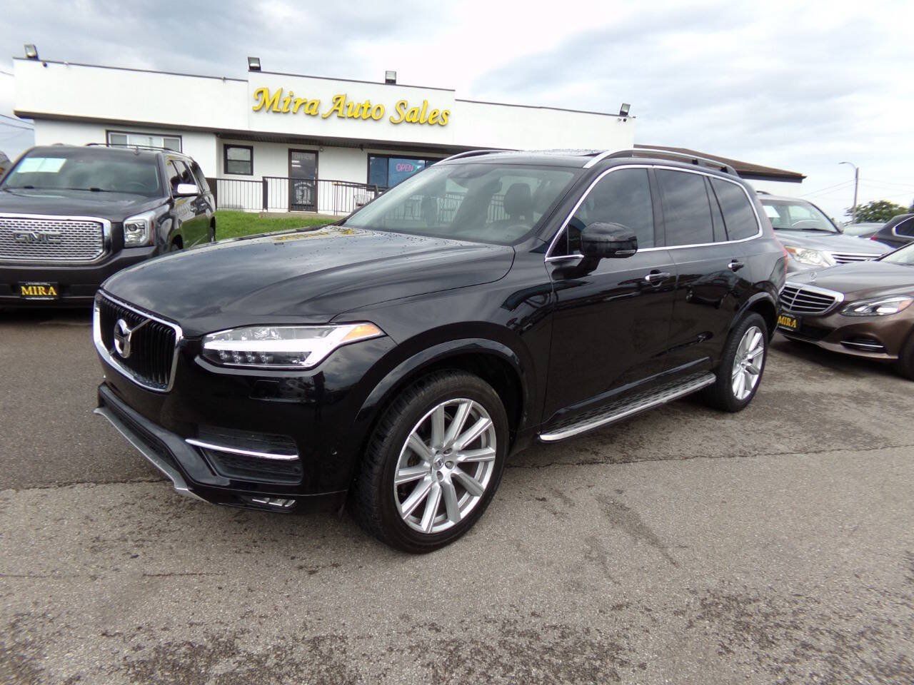 Used 2016 Volvo XC90 T6 Momentum w/ Momentum Plus Package AWD/4WD image 1