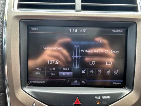 Used 2013 Lincoln MKX AWD image 23