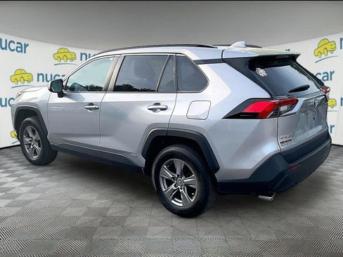 Used 2022 Toyota RAV4 XLE w/ Convenience Package AWD/4WD image 5