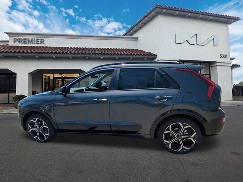 New 2025 Kia Niro SX Touring image 9