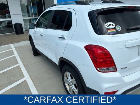 Used 2017 Chevrolet Trax LT w/ LT Convenience Package FWD image 3