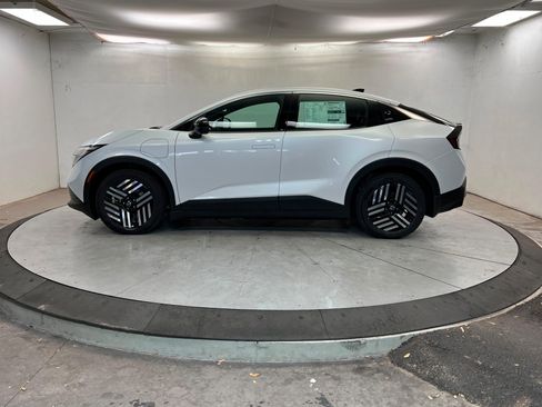 New 2026 Nissan Leaf SV+ w/ Floor Mat Package (SV+) image 2