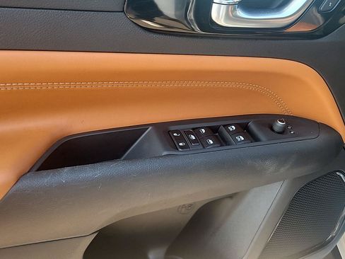 Certified 2025 Jeep Compass Limited w/ Elite Group AWD/4WD image 18