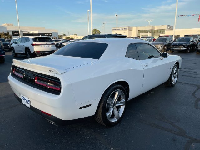 Used 2016 Dodge Challenger R/T RWD image 5