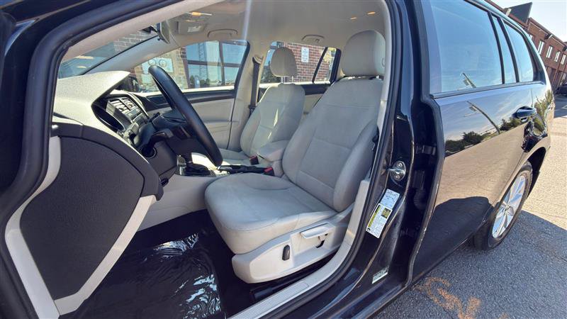 Used 2018 Volkswagen Golf SportWagen FWD image 29