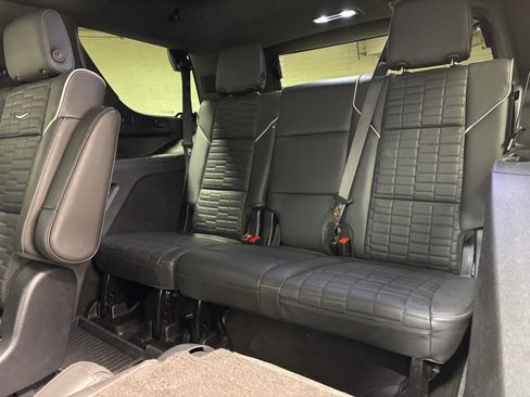 Used 2025 Cadillac Escalade Sport Platinum w/ LPO, ONYX Package AWD/4WD image 27