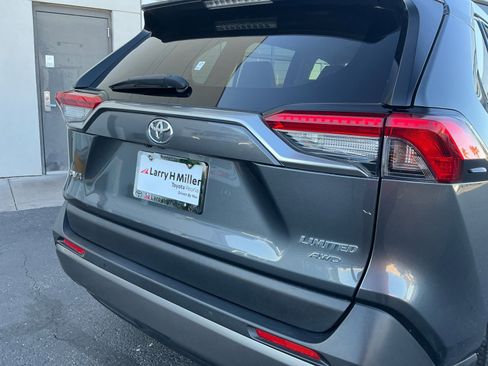 Used 2019 Toyota RAV4 Limited image 24
