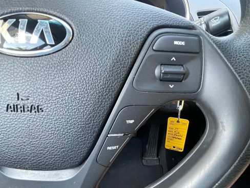 Used 2017 Kia Forte LX image 13