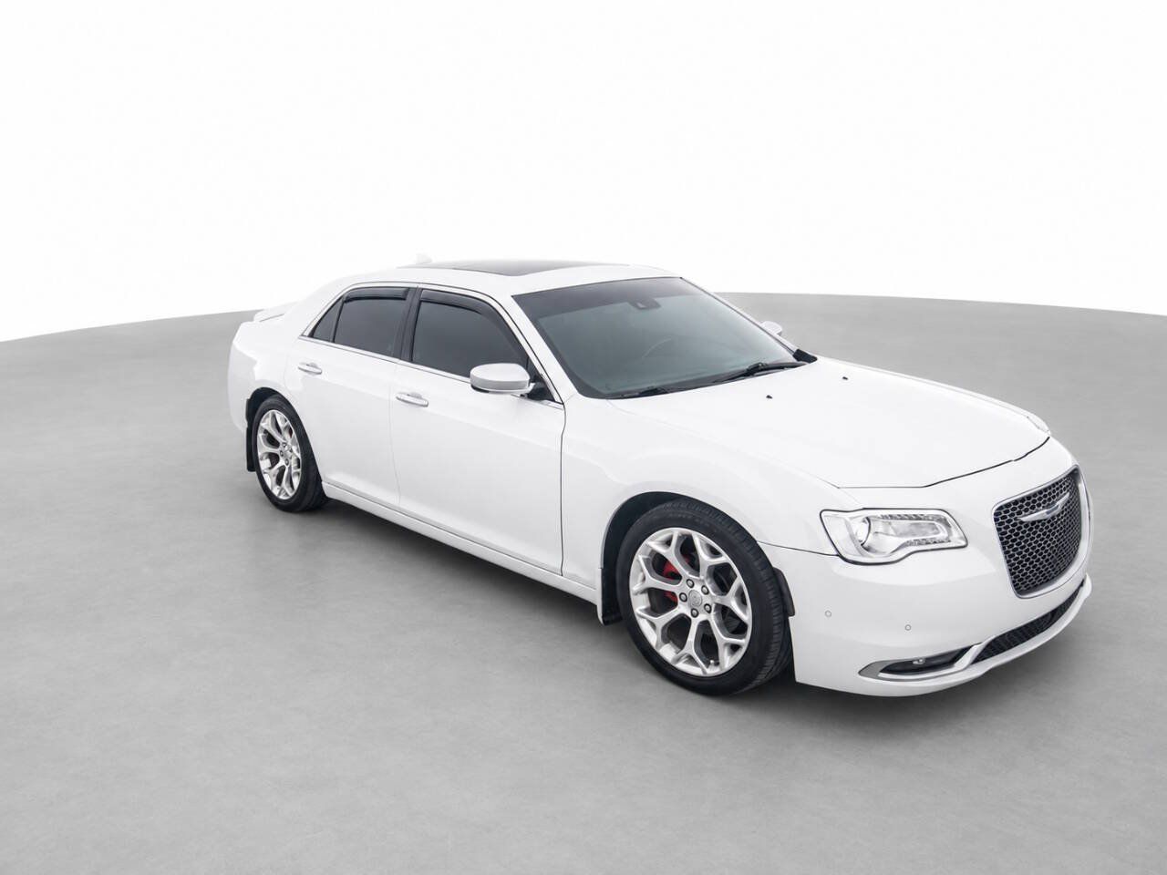 Used 2017 Chrysler 300 C Platinum w/ Safetytec Plus Group RWD image 3