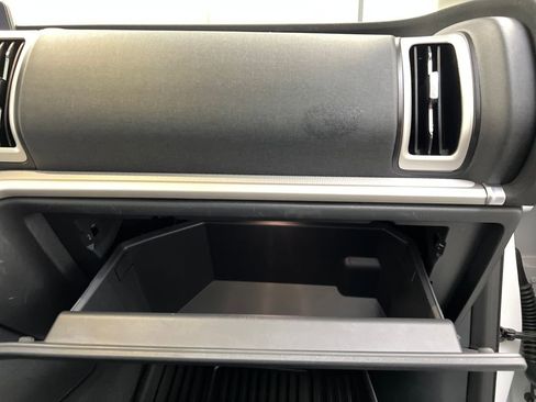 Used 2025 Ford Expedition Active image 27