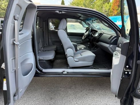 Used 2015 Toyota Tacoma 4x4 Access Cab w/ Convenience Package image 15