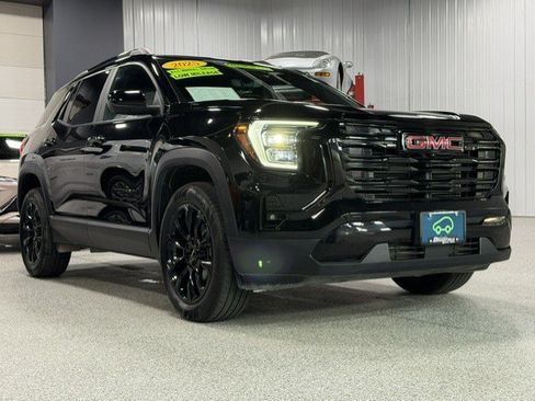 Certified 2025 GMC Terrain Elevation w/ Elevation Premium Package AWD/4WD image 4