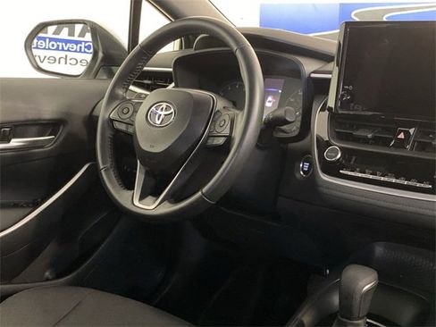 Used 2025 Toyota Corolla SE image 14