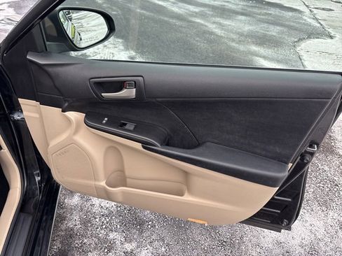 Used 2012 Toyota Camry SE image 25
