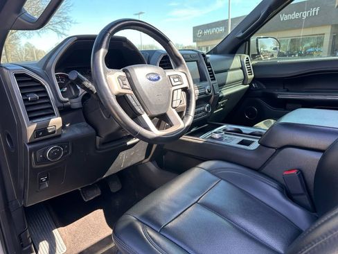 Used 2021 Ford Expedition XLT image 28