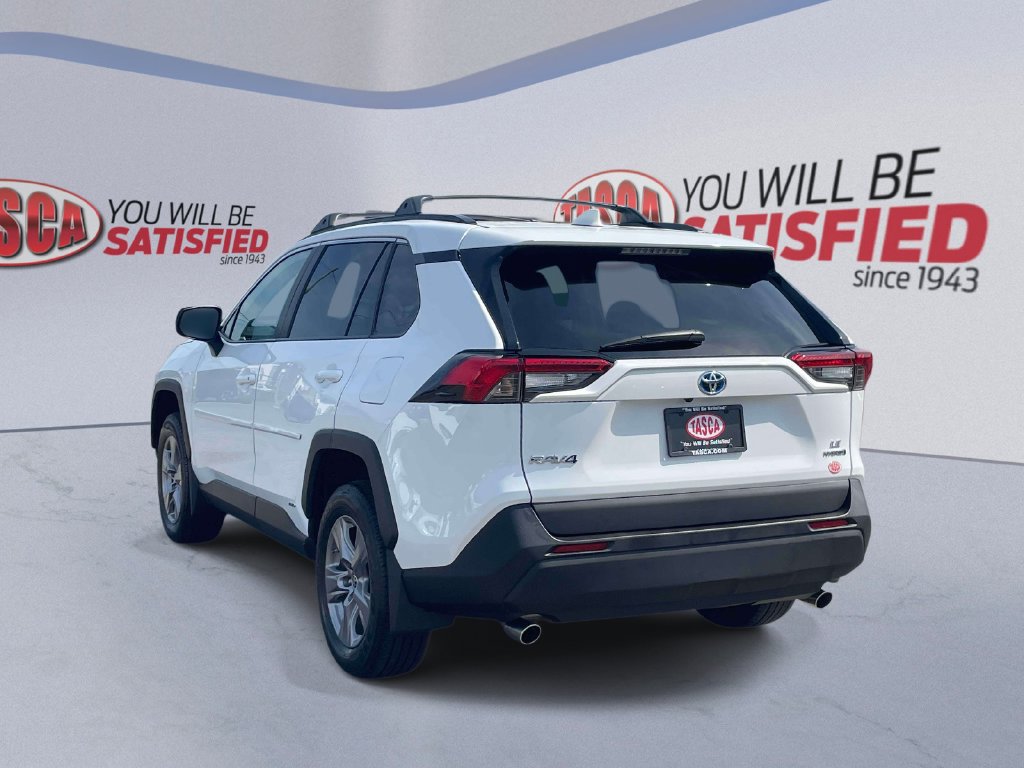 Used 2023 Toyota RAV4 LE AWD/4WD image 8