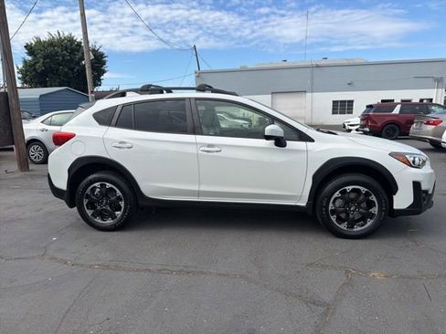 Used 2021 Subaru Crosstrek 2.0i Premium w/ Moonroof Package AWD/4WD image 4