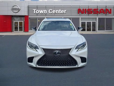 Used 2018 Lexus LS 500 w/ Accessory Package (Z2) RWD image 2