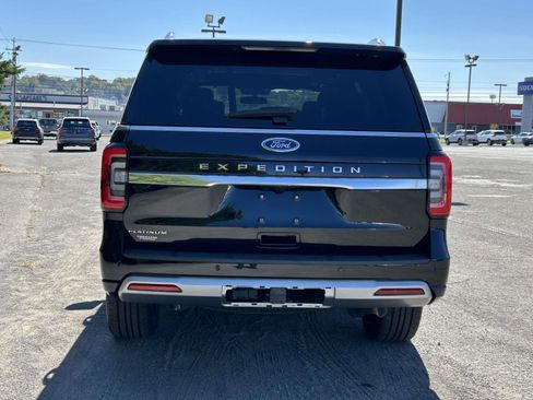 Used 2023 Ford Expedition Platinum image 4