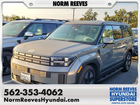 Used 2026 Hyundai Santa Fe SE FWD image 1