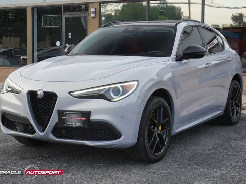 Used 2020 Alfa Romeo Stelvio Ti image 3