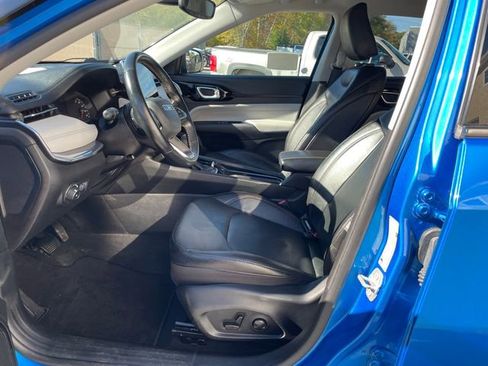 Used 2022 Jeep Compass Limited image 40