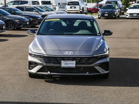 New 2025 Hyundai Elantra SEL FWD image 7