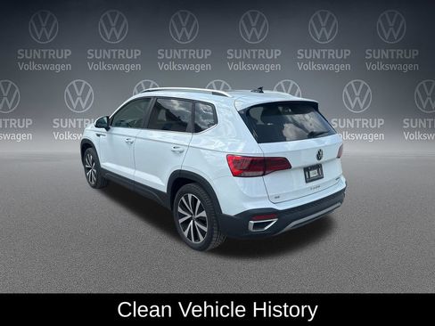 Used 2023 Volkswagen Taos SE AWD/4WD image 3
