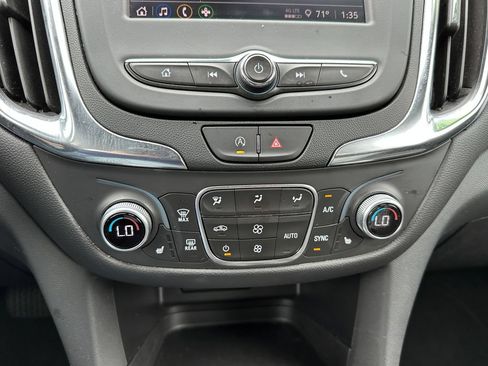 Used 2024 Chevrolet Equinox LT FWD image 30