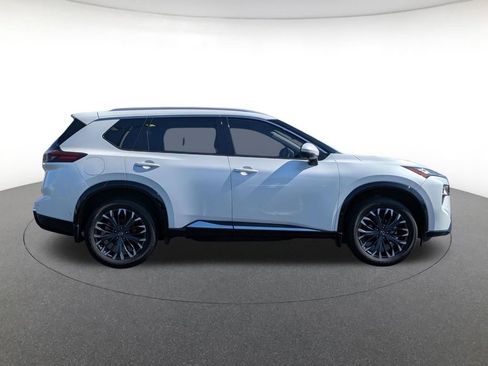 Used 2024 Nissan Rogue Platinum w/ Platinum Premium Package image 4