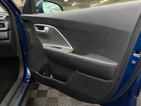 Used 2018 Kia Niro LX image 5