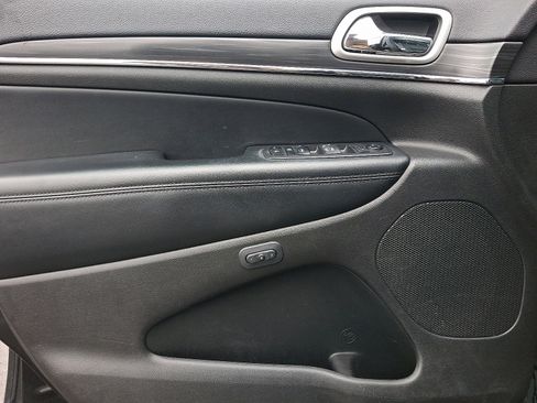 Used 2019 Jeep Grand Cherokee Limited w/ Luxury Group II image 14